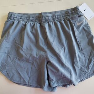 NWT🍍NIKE RUNNING SHORTS🍍SIZE LARGE🍍5” inseam🍍H-5 Zip Pocket